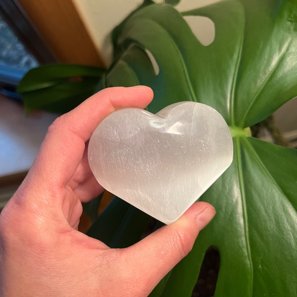 Selenite heart 🤍